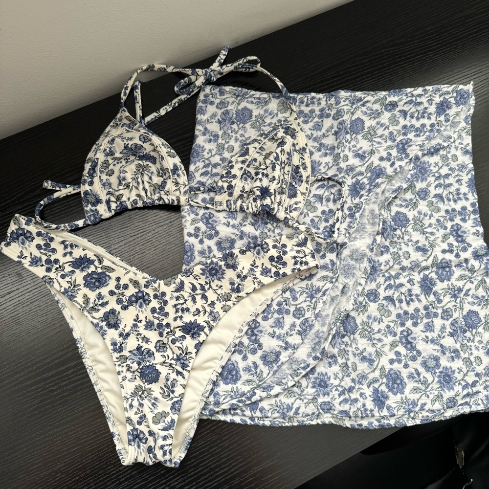 Abercrombie & Fitch bikini set with sarong